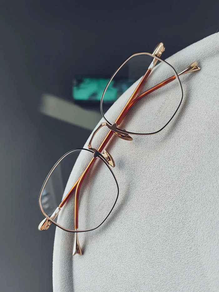 fashionable large-framed glasses6